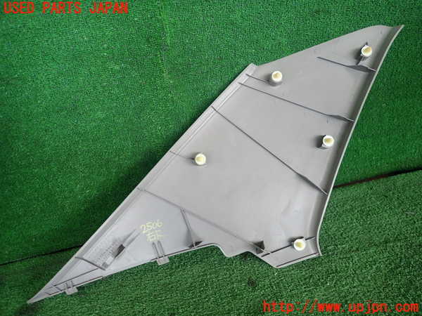 2UPJ-25067675]アルテッツァ(GXE10)右リアピラートリム 中古_m0002.jpg