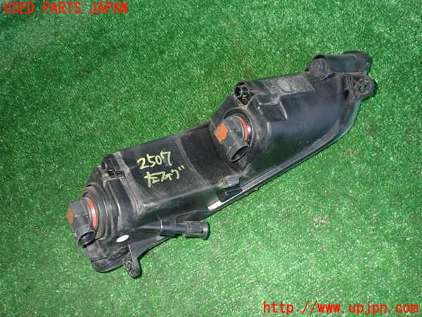 2UPJ-25071182]VW パサート(Passat) ヴァリアント(Variant)(3CCAX)左フォグ 中古_m0002.jpg