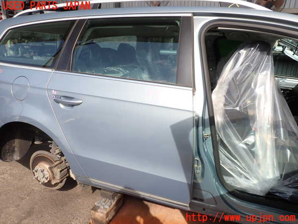2UPJ-25071290]VW パサート(Passat) ヴァリアント(Variant)(3CCAX)右後ドア (43R-004026) 中古_m0001.jpg