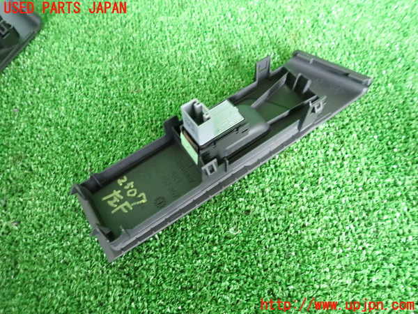 2UPJ-25076245]VW パサート(Passat) ヴァリアント(Variant)(3CCAX)左前パワーウィンドウスイッチ 中古_m0002.jpg