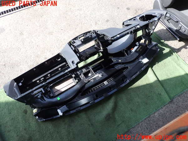 2UPJ-25077505]VW パサート(Passat) ヴァリアント(Variant)(3CCAX)ダッシュボード 中古_m0003.jpg