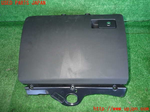 2UPJ-25077516]VW パサート(Passat) ヴァリアント(Variant)(3CCAX)グローブボックス1 中古_m0001.jpg