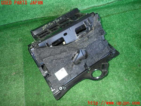 2UPJ-25077516]VW パサート(Passat) ヴァリアント(Variant)(3CCAX)グローブボックス1 中古_m0003.jpg