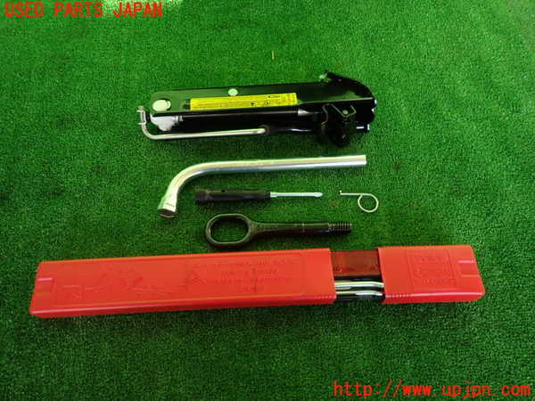2UPJ-25077805]VW パサート(Passat) ヴァリアント(Variant)(3CCAX)車載工具 中古_m0001.jpg