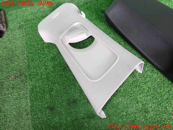 2UPJ-25077665]VW パサート(Passat) ヴァリアント(Variant)(3CCAX)右センターピラートリム 中古_m0002.jpg