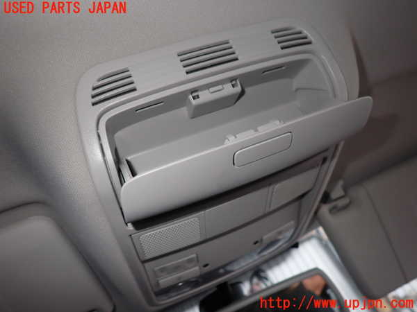 2UPJ-25076411]VW パサート(Passat) ヴァリアント(Variant)(3CCAX)ルームランプ1 (真中 1列目) 中古_m0002.jpg