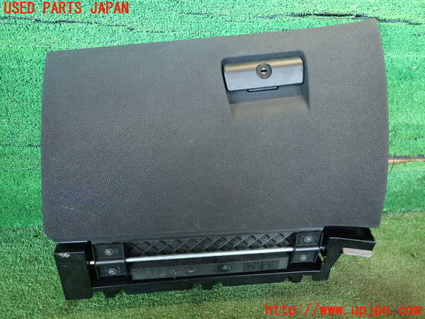 2UPJ-25087516]BMW X3(PA25)グローブボックス1 中古 【E83】_m0001.jpg