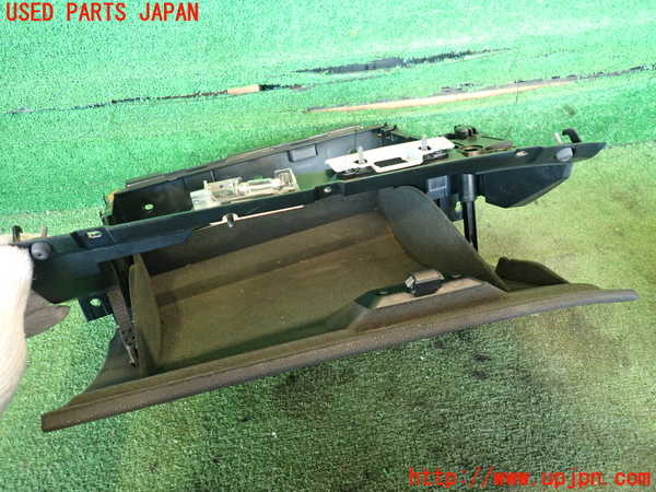 2UPJ-25087516]BMW X3(PA25)グローブボックス1 中古 【E83】_m0003.jpg