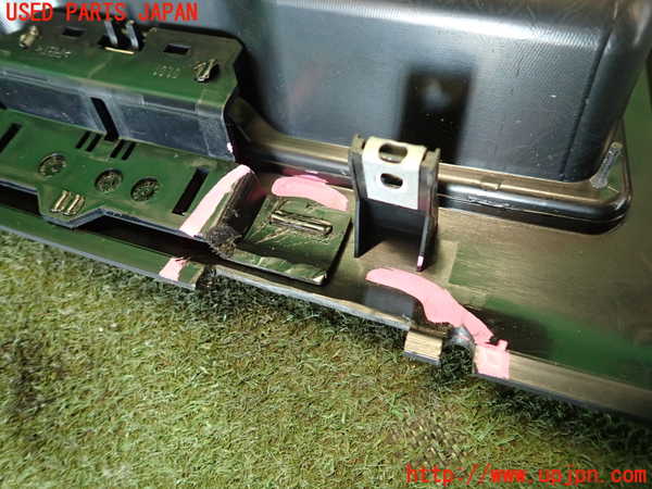 2UPJ-25087841]BMW X3(PA25)小物入れ1 中古 【E83】_m0005.jpg