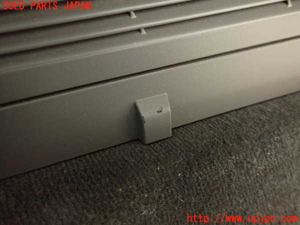 2UPJ-25087675]BMW X3(PA25)右リアピラートリム 中古 【E83】_m0003.jpg