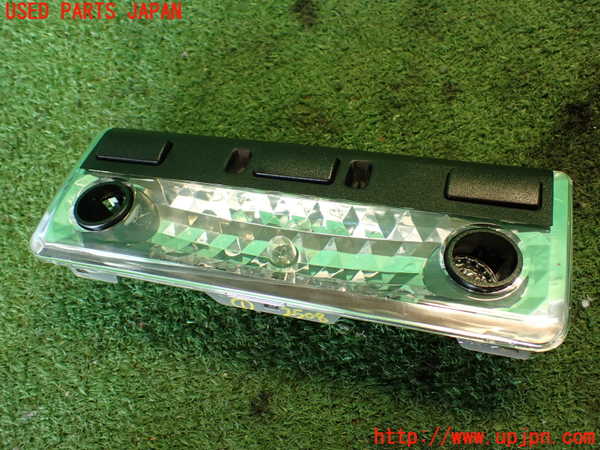 2UPJ-25086411]BMW X3(PA25)ルームランプ1 (真中 1列目) 中古 【E83】_m0001.jpg