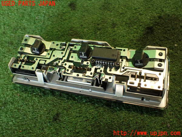 2UPJ-25086411]BMW X3(PA25)ルームランプ1 (真中 1列目) 中古 【E83】_m0004.jpg