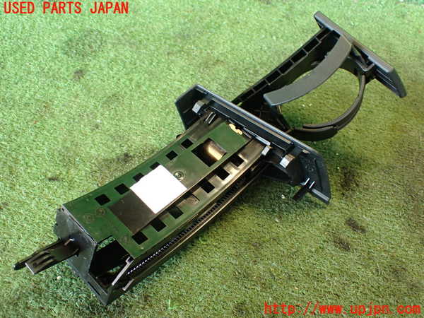 2UPJ-25087810]BMW X3(PA25)ドリンクホルダー 中古 【E83】_m0004.jpg