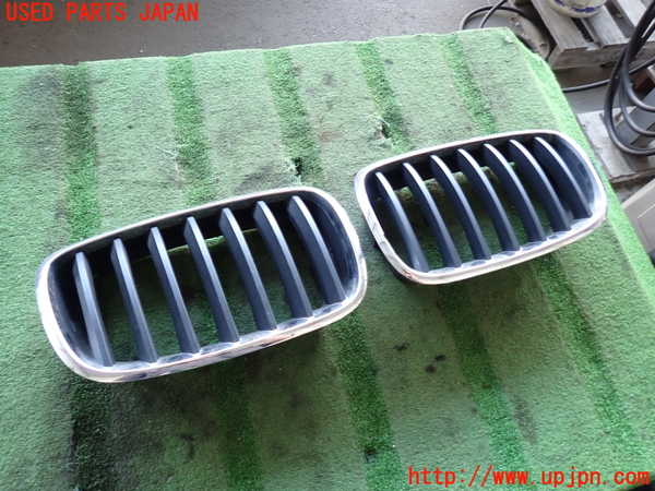 2UPJ-25091050]BMW X5(ZV30S)ラジエターグリル 中古 E70_m0001.jpg