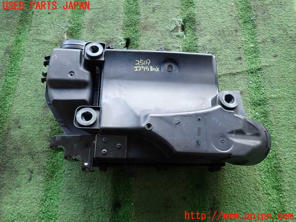 2UPJ-25092560]BMW X5(ZV30S)エアクリーナーボックス 中古 E70_m0003.jpg