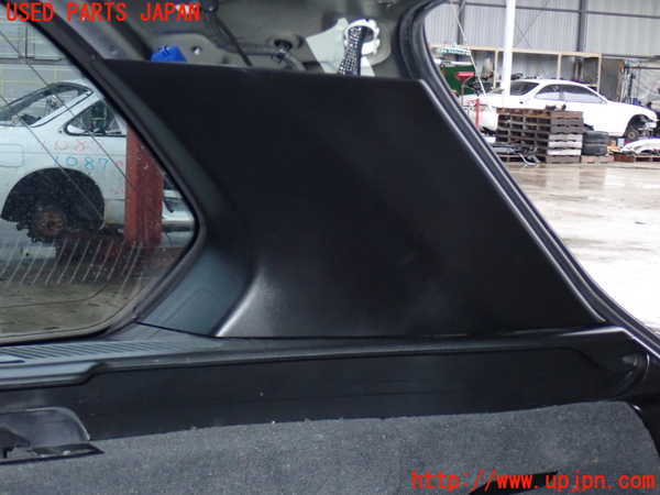 2UPJ-25097675]BMW X5(ZV30S)右リアピラートリム 中古 E70_m0003.jpg