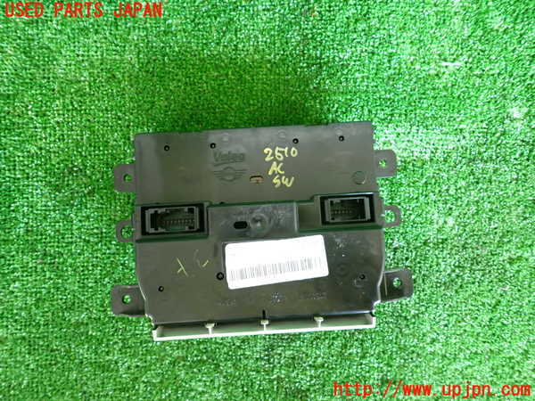 2UPJ-25106066]BMW ミニ(MINI)ジョンクーパーワークス(JCW)(MFJCW)(R56)エアコンスイッチ1 中古_m0002.jpg