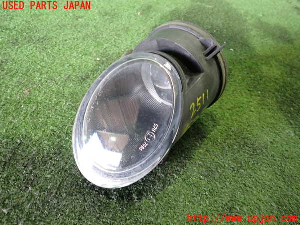2UPJ-25111180]アウディ・TT クーペ(8JBUBF)右フォグ 中古_m0001.jpg