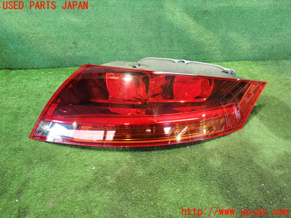 2UPJ-25111530]アウディ・TT クーペ(8JBUBF)右テールランプ 中古_m0001.jpg
