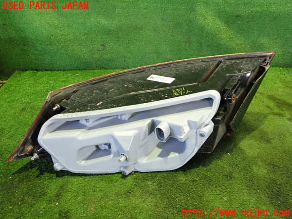 2UPJ-25111536]アウディ・TT クーペ(8JBUBF)左テールランプ 中古_m0002.jpg