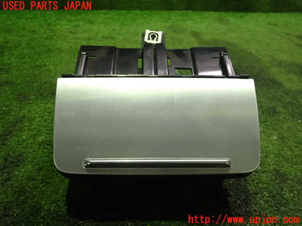 2UPJ-25117821]アウディ・TT クーペ(8JBUBF)灰皿1 中古_m0001.jpg