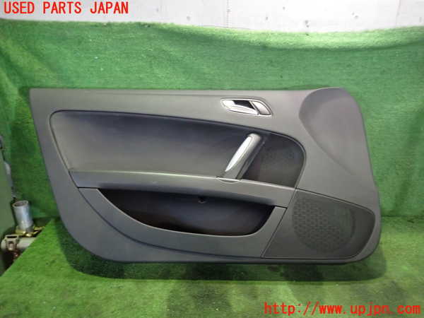 2UPJ-25111264]アウディ・TT クーペ(8JBUBF)左ドア内張り 中古_m0001.jpg