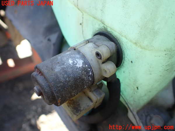 1UPJ-25136791]ジープ・ラングラー(TJ40S)ウォッシャータンク1 中古_m0003.jpg
