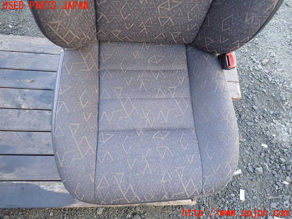 1UPJ-25147035]ジープ・ラングラー(TJ40S)運転席シート 中古_m0003.jpg