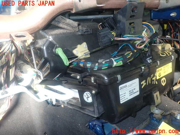 5UPJ-25156081]BMW Z3 ロードスター E36/7(CL20)エバポレーター1 中古_m0002.jpg