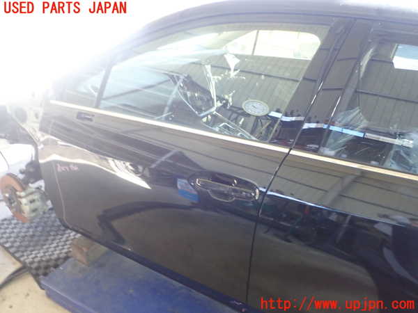 5UPJ-25181260]レヴォーグ(VNH)左前ドア CENTRAL M2E48 中古_m0001.jpg