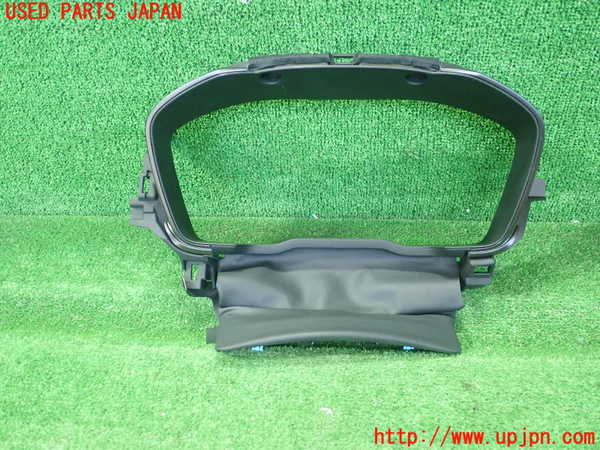 5UPJ-25187510]レヴォーグ(VNH)メーターフード 中古_m0001.jpg