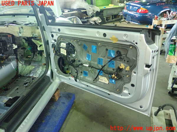 1UPJ-25201230]VW ニュービートルカブリオレ(1YAZJ)右ドア M50V 中古_m0004.jpg