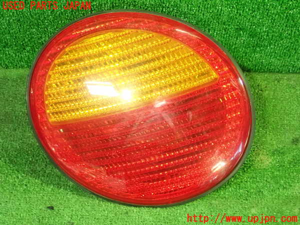 5UPJ-25201536]VW ニュービートルカブリオレ(1YAZJ)左テールランプ 中古_m0001.jpg
