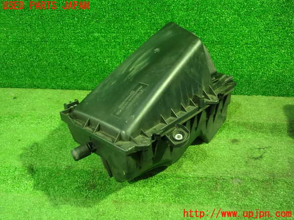 5UPJ-25202560]VW ニュービートルカブリオレ(1YAZJ)エアクリーナーボックス 中古_m0001.jpg