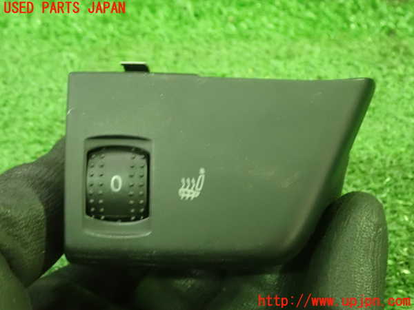 1UPJ-25206307]VW ニュービートルカブリオレ(1YAZJ)スイッチ2（シートヒーター） 中古_m0001.jpg