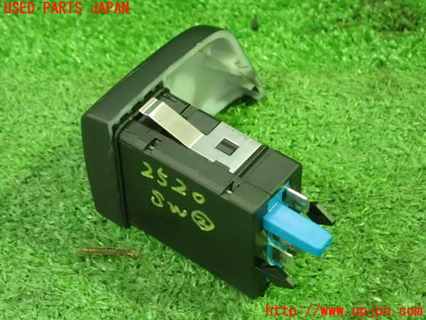 1UPJ-25206307]VW ニュービートルカブリオレ(1YAZJ)スイッチ2（シートヒーター） 中古_m0002.jpg