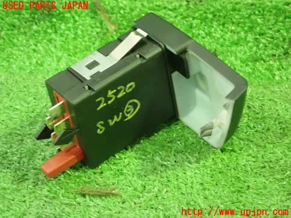 5UPJ-25206308]VW ニュービートルカブリオレ(1YAZJ)スイッチ3（シートヒーター） 中古_m0002.jpg