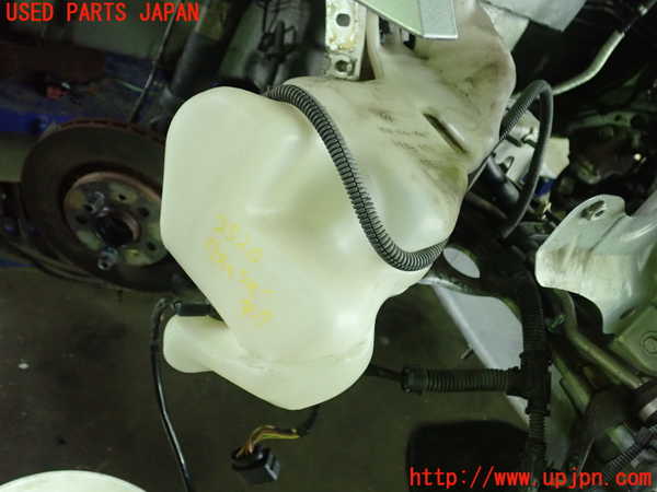 1UPJ-25206791]VW ニュービートルカブリオレ(1YAZJ)ウォッシャータンク1 中古_m0003.jpg