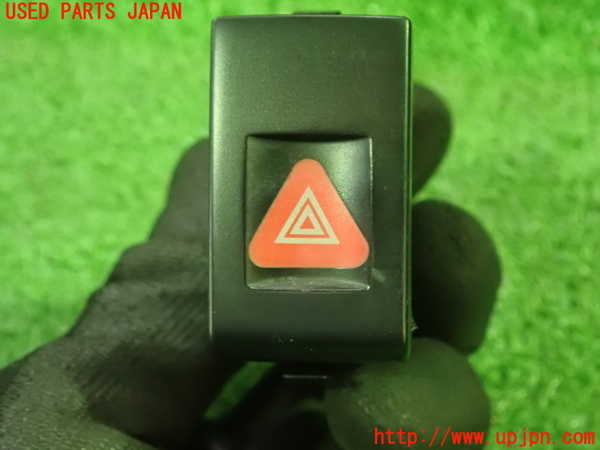 1UPJ-25206290]VW ニュービートルカブリオレ(1YAZJ)ハザードスイッチ 中古_m0001.jpg