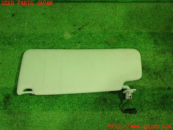 5UPJ-25207625]VW ニュービートルカブリオレ(1YAZJ)室内サンバイザー右側 中古_m0001.jpg