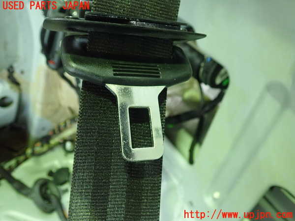 5UPJ-25207155]VW ニュービートルカブリオレ(1YAZJ)右2列目シートベルト 中古_m0002.jpg