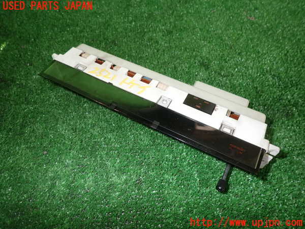 5UPJ-25217850]サバンナ RX-7(FC3S)時計 中古_m0002.jpg