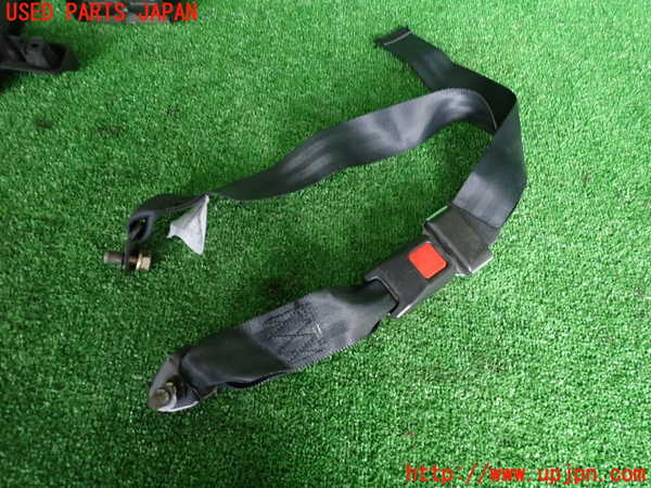 5UPJ-25217185]サバンナ RX-7(FC3S)左2列目シートベルト 中古_m0001.jpg