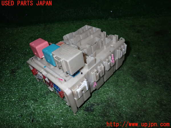 2UPJ-25226742]ハイエースバン200系(KDH201V)ヒューズボックス2 中古_m0001.jpg