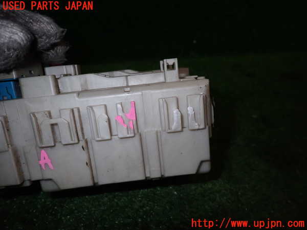 2UPJ-25226742]ハイエースバン200系(KDH201V)ヒューズボックス2 中古_m0002.jpg