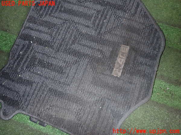 2UPJ-25227800]ハイエースバン200系(KDH201V)フロアマット 中古_m0002.jpg