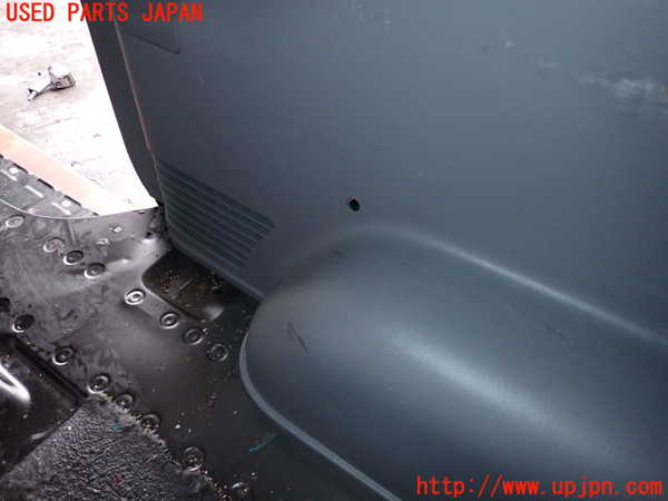2UPJ-25227675]ハイエースバン200系(KDH201V)右リアピラートリム 中古_m0005.jpg