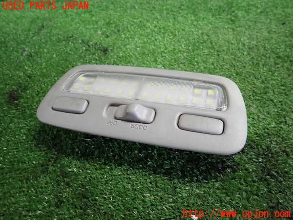 2UPJ-25226411]ハイエースバン200系(KDH201V)ルームランプ1 (1列目真中) 中古_m0001.jpg