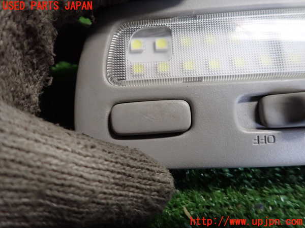 2UPJ-25226411]ハイエースバン200系(KDH201V)ルームランプ1 (1列目真中) 中古_m0002.jpg