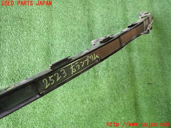 2UPJ-25231140]シビック タイプR ユーロ(FN2)右ヘッドライトリム 中古_m0002.jpg